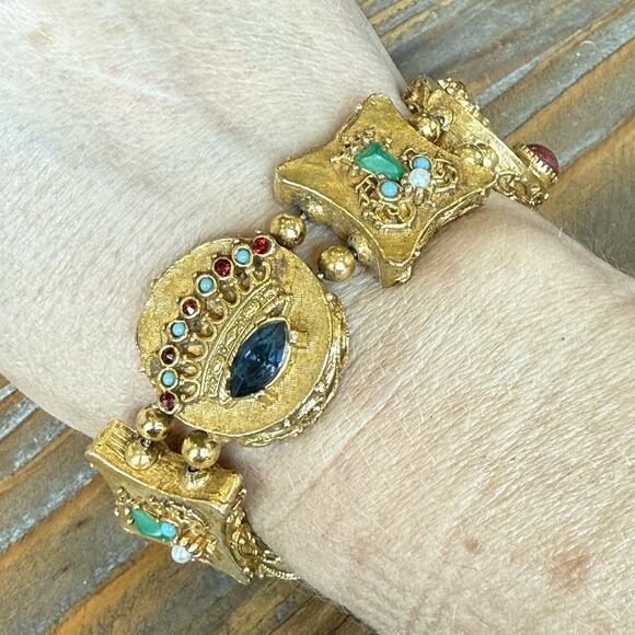 Vintage 1960’s ART / Arthur Pepper Gold Tone Slide Bracelet Crown Sword READ - Picture 1 of 12